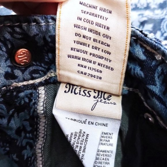 Miss Me Damask Navy Cuffed Capri Jeans 28 - Picture 8 of 9